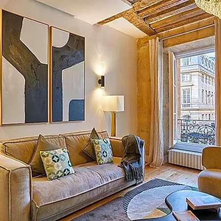 Sumptuous Louvre/palais Royal 3* Paris